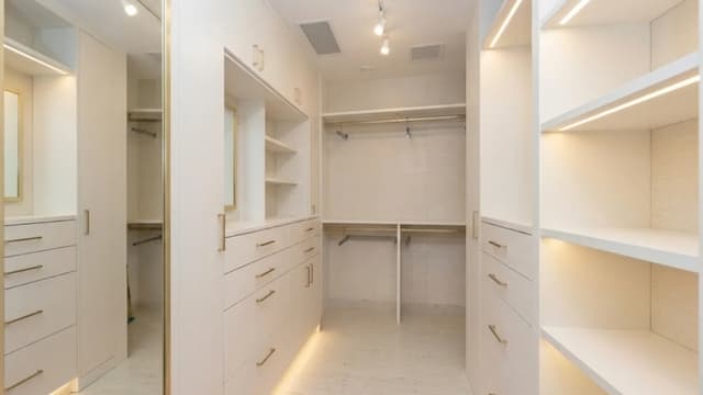 The Walk-in Wardrobe — result image 2